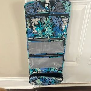 Hanging makeup bag